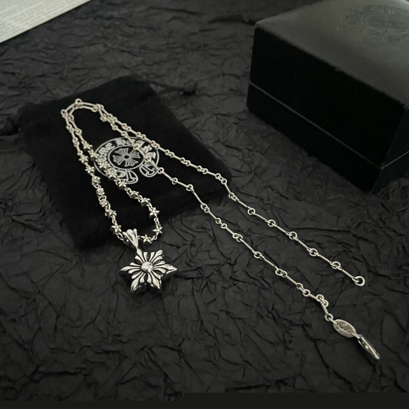 Ch**me He**ts necklaces